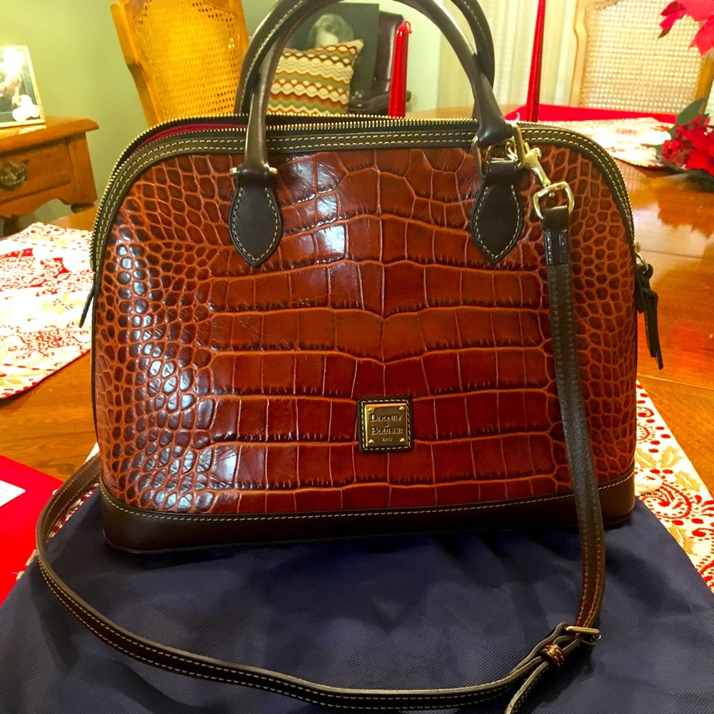 Like New Dooney&Bourne handbag with storage bag